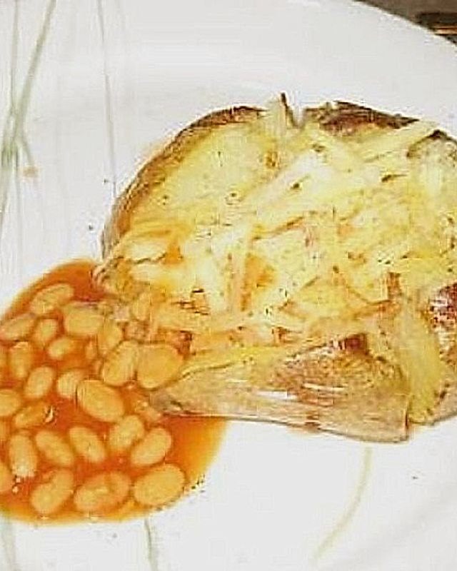 Baked potatoe with beans and cheese