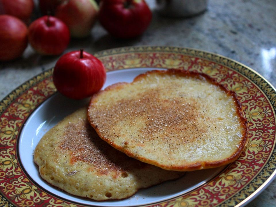 Pfannkuchen mit Äpfeln von Dröppelminna| Chefkoch