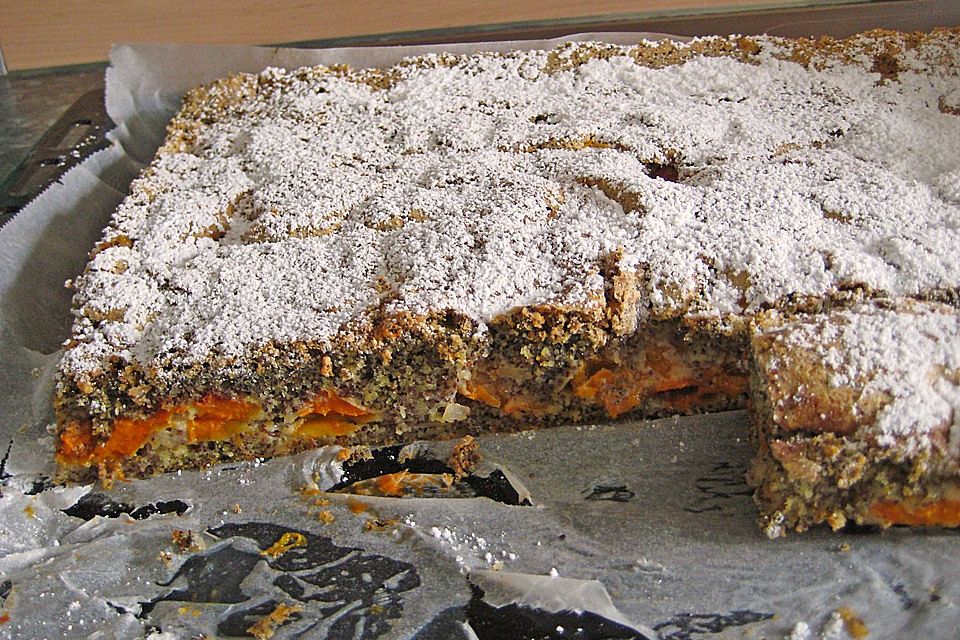 Marillenkuchen mit Mohn