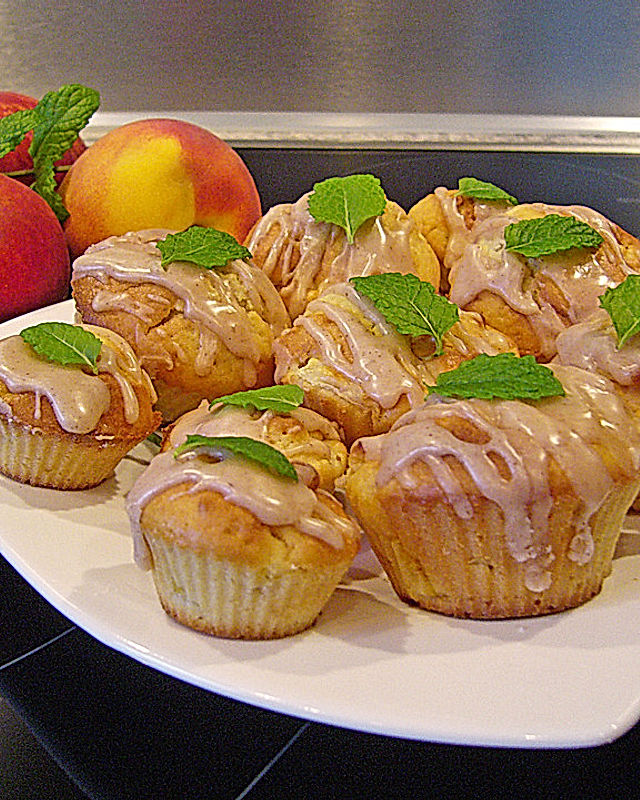 Pfirsich - Mandel - Muffins mit Zimtglasur