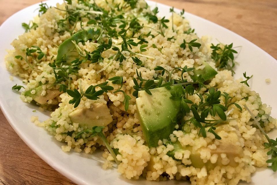 Couscous mit Avocado und Kresse