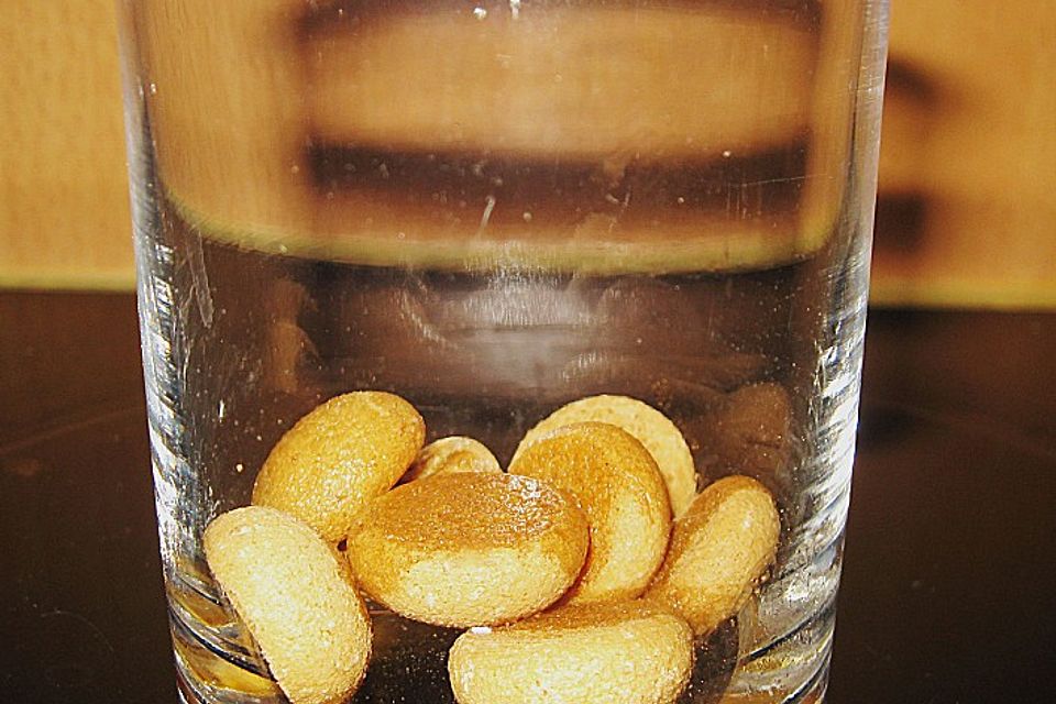 Orangenbecher mit Pudding