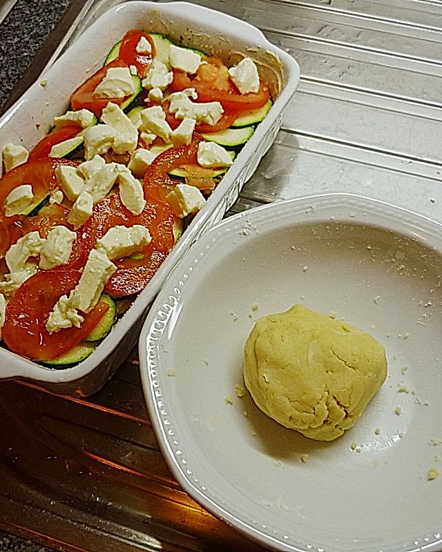 Zucchini - Tomaten - Auflauf mit Streusel