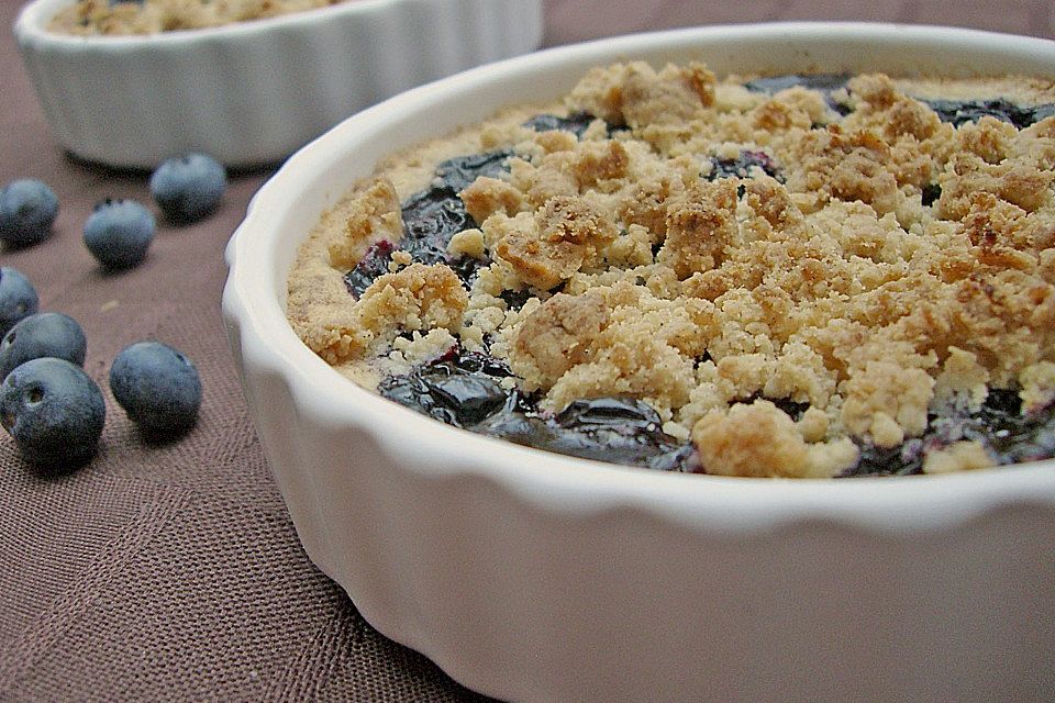 Fruchtige Heidelbeertarte mit Zimt - Kokos - Streuseln