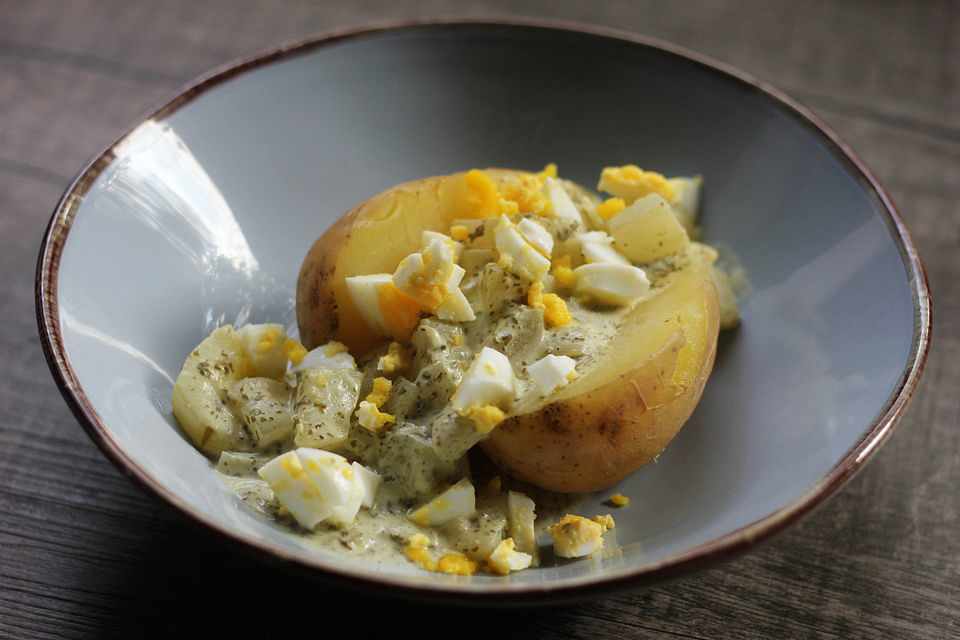 Ofenkartoffeln mit Schmorgurkenragout