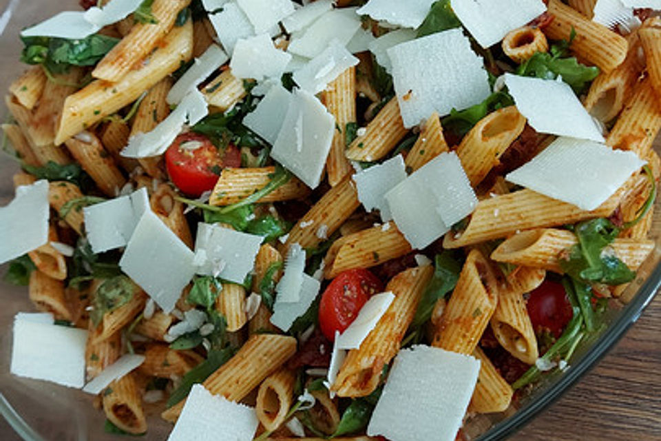 Eckis italienischer Nudelsalat mit Pesto