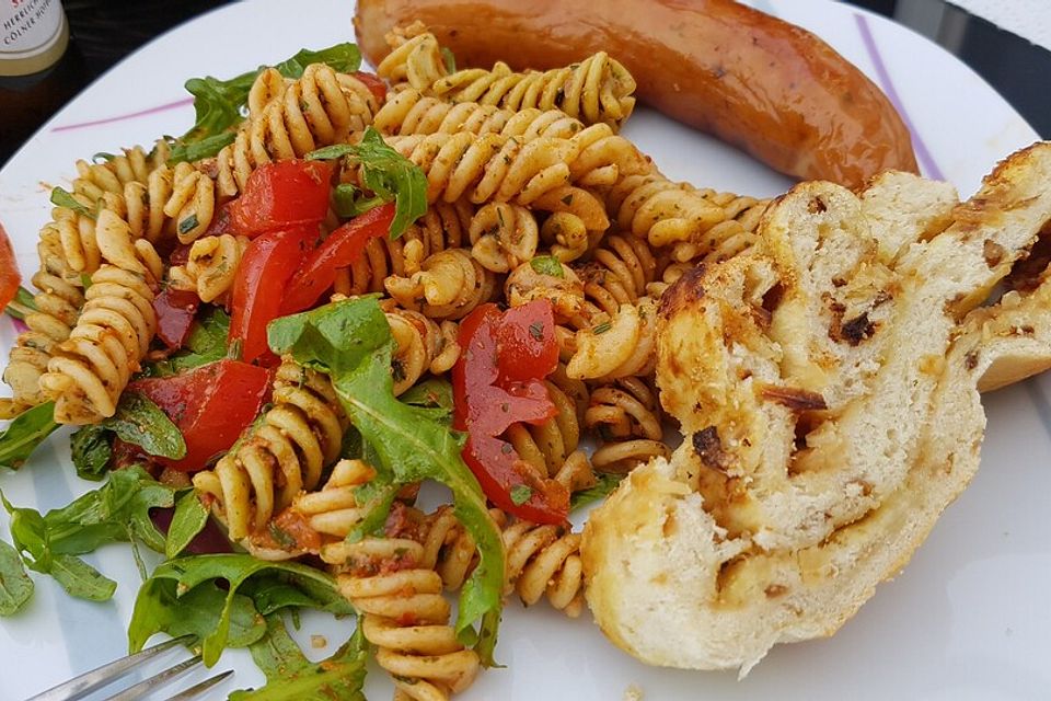 Eckis italienischer Nudelsalat mit Pesto