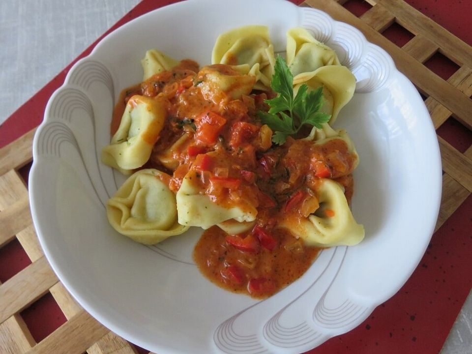 Tortellini mit Paprika - Sahnesoße alla Nana von macki1981| Chefkoch