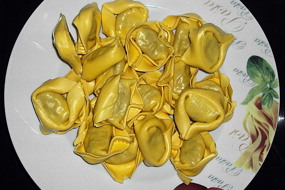 Tortellini mit Paprika - Sahnesoße alla Nana