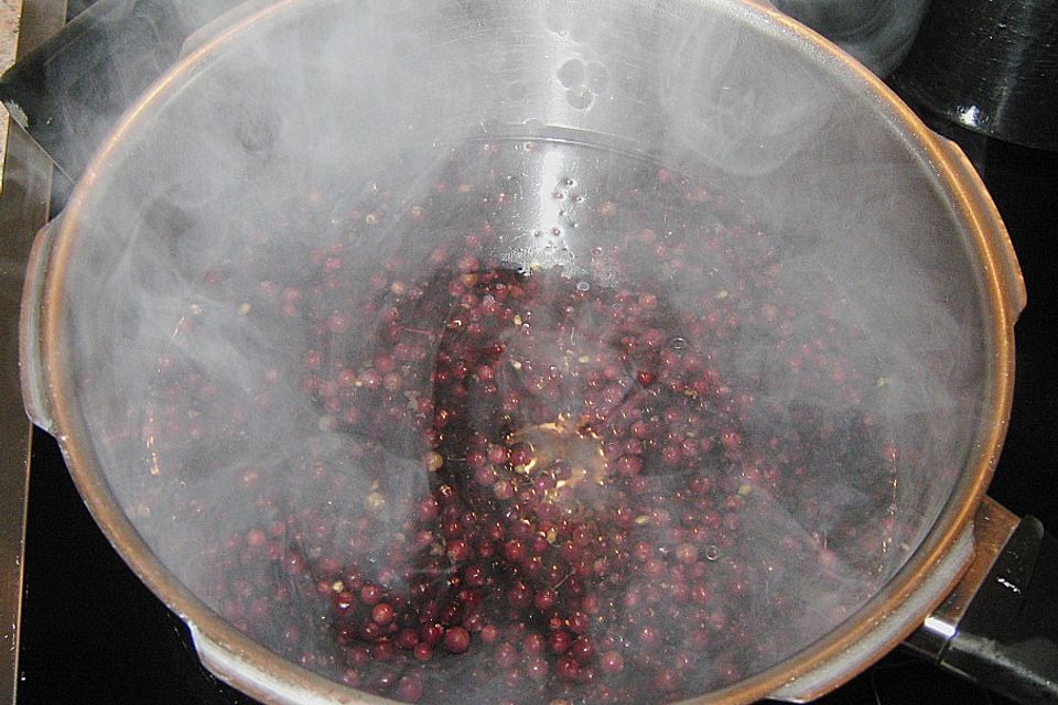 Fliederbeersaft / Holundersaft Fliederbeersaft / Holundersaft