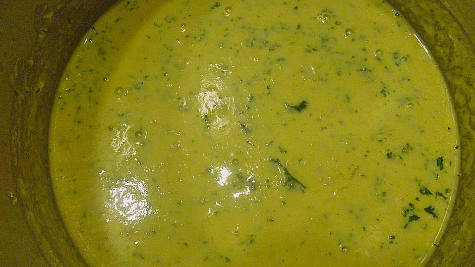 Feines Petersilienwurzelsüppchen von schrat Feines Petersilienwurzelsüppchen von schrat