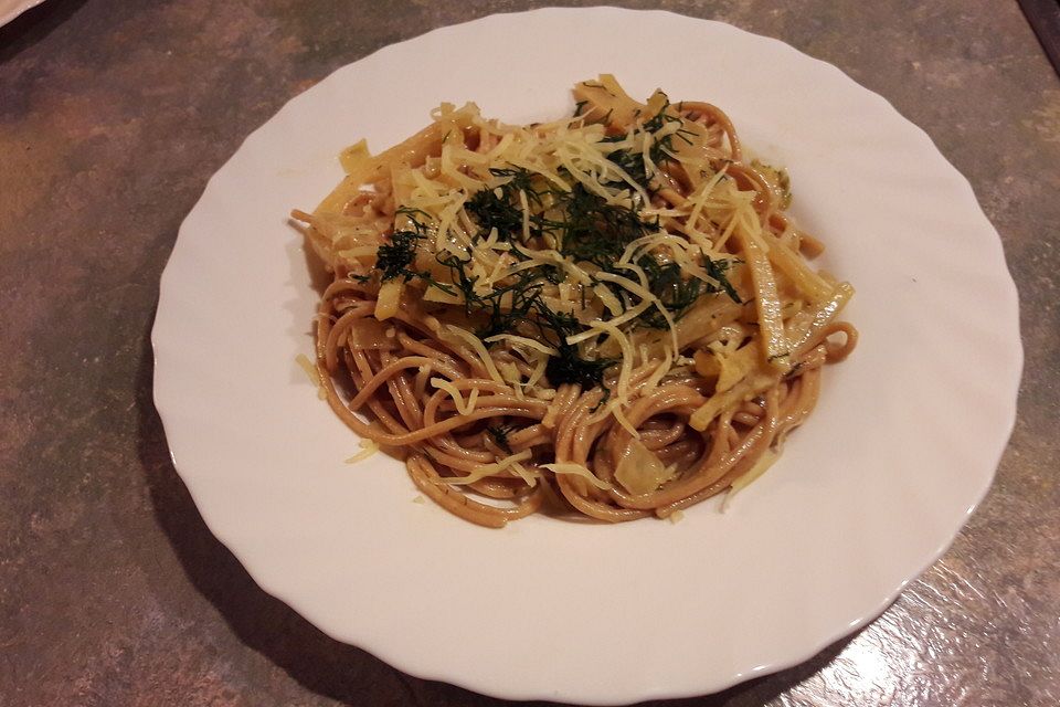 Vollkornspaghetti mit Kohlrabi