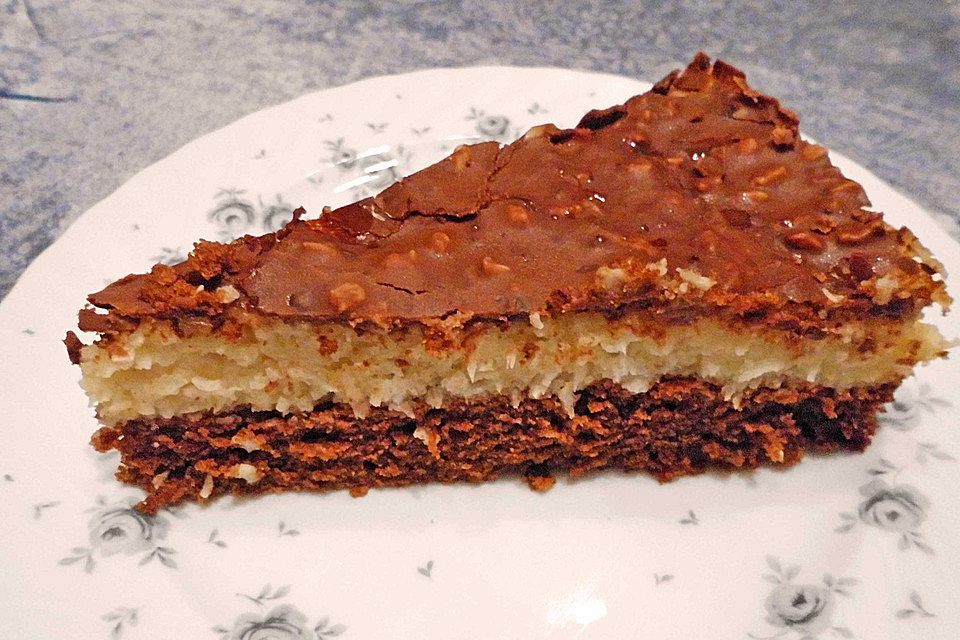 Schokokuchen mit Grieß - Kokos - Füllung