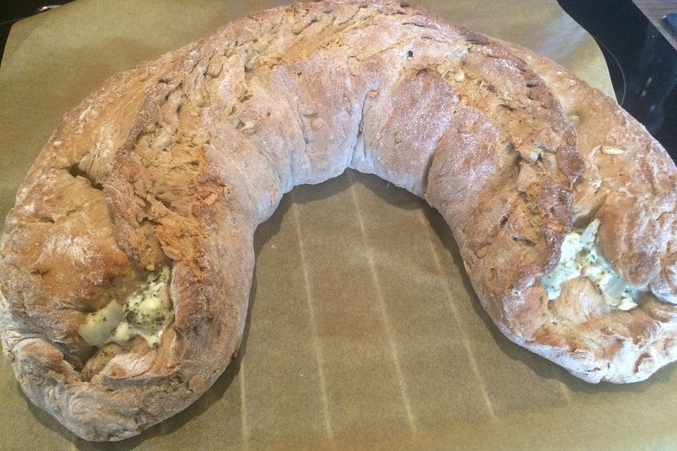 Gefülltes Kräuter - Schafskäse - Brot