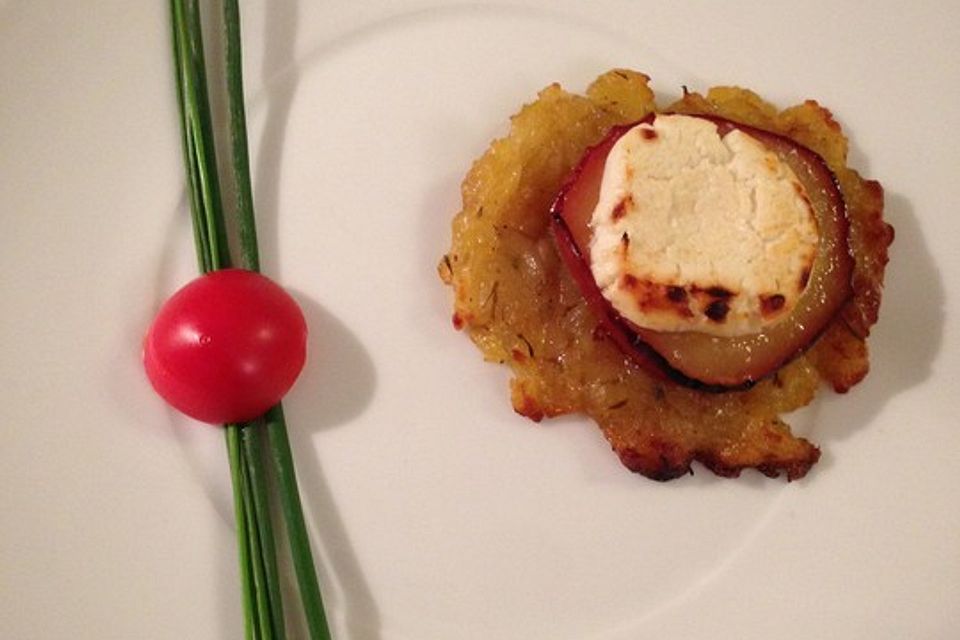 Mini - Rösti mit glasiertem Apfel und Ziegenkäse