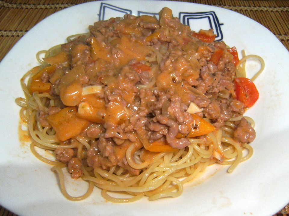 Paprika - Rahm - Sauce mit Hackfleisch von Mandurugo | Chefkoch