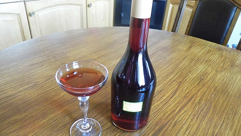 Roter Johannisbeerlikör von Azzazzel Roter Johannisbeerlikör von Azzazzel