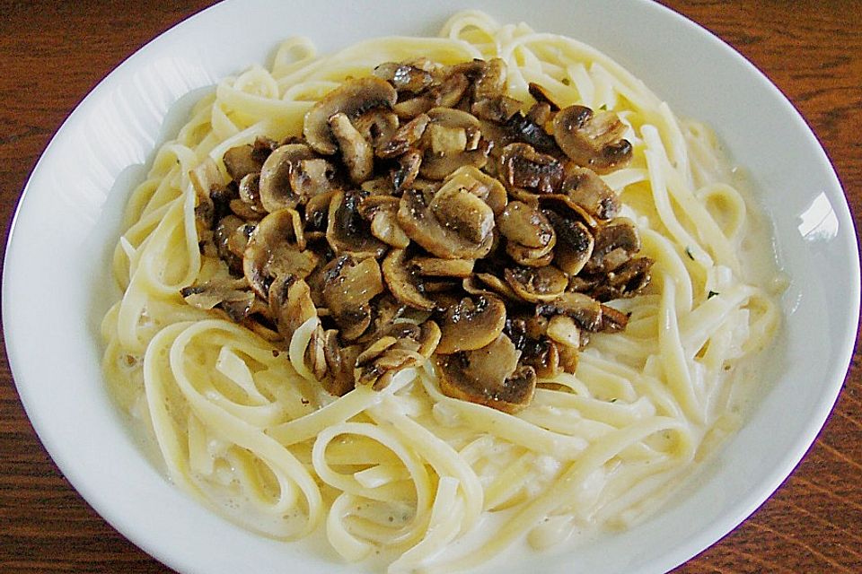 Spaghetti mit Gorgonzola - Pilz - Sauce