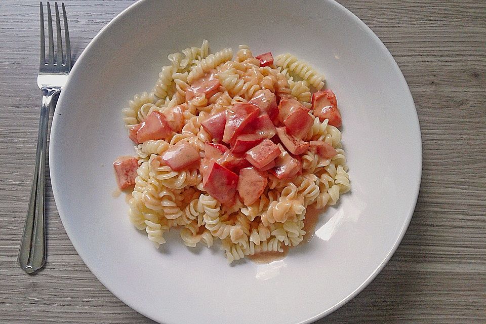 Spaghetti in cremiger Paprika-Tomaten-Frühlingszwiebel-Sauce