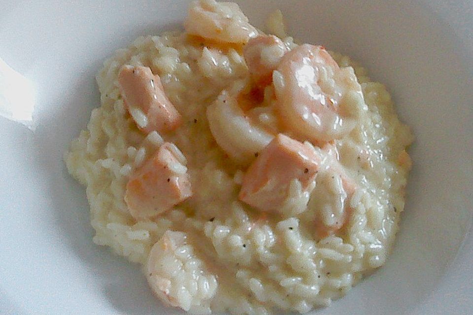 Risotto mit Garnelen, Lachs und Sahne