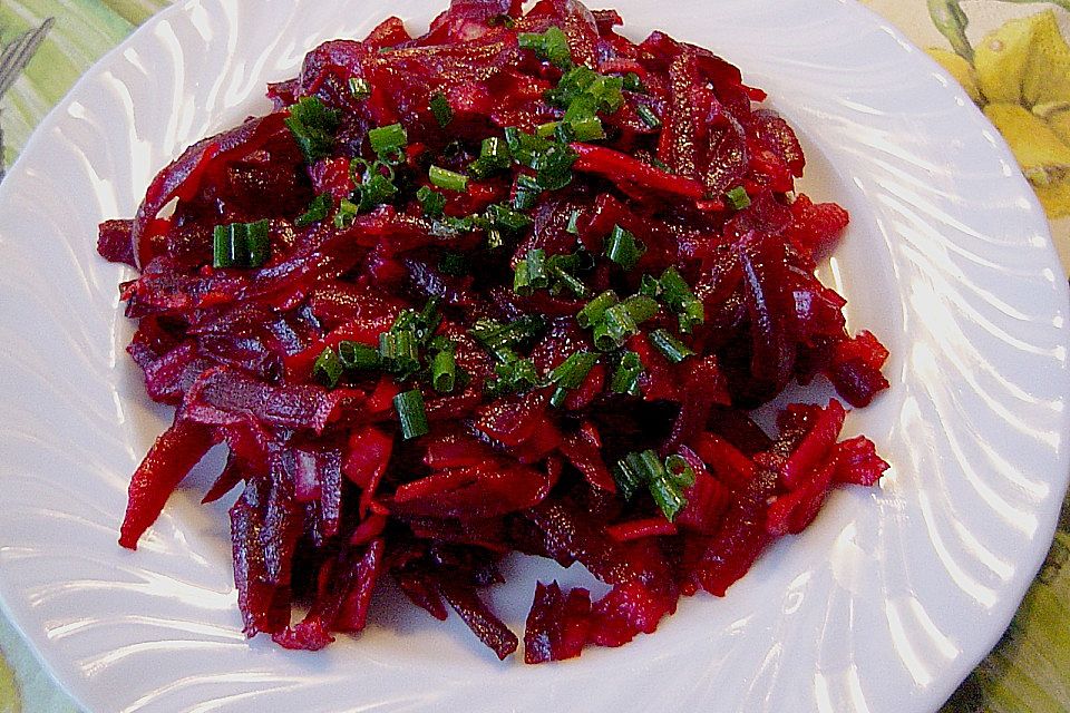 Rote Bete -  Salat mit Äpfeln und Karotten