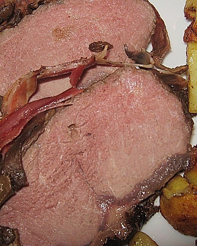 Roastbeef im Steinpilz - Schinken - Mantel mit sardischer Kartoffelpfanne