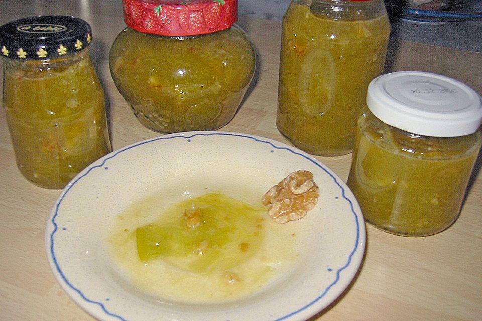 Rhabarbermarmelade mit Walnüssen