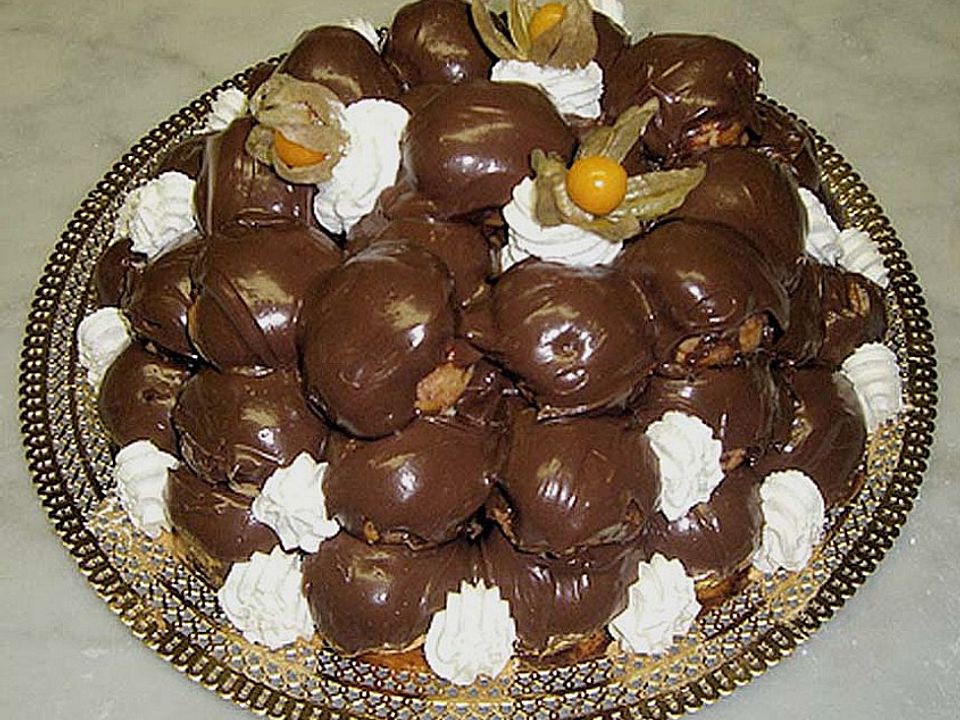 Profiteroles mit Schokolade und Sahne von Pentimo| Chefkoch