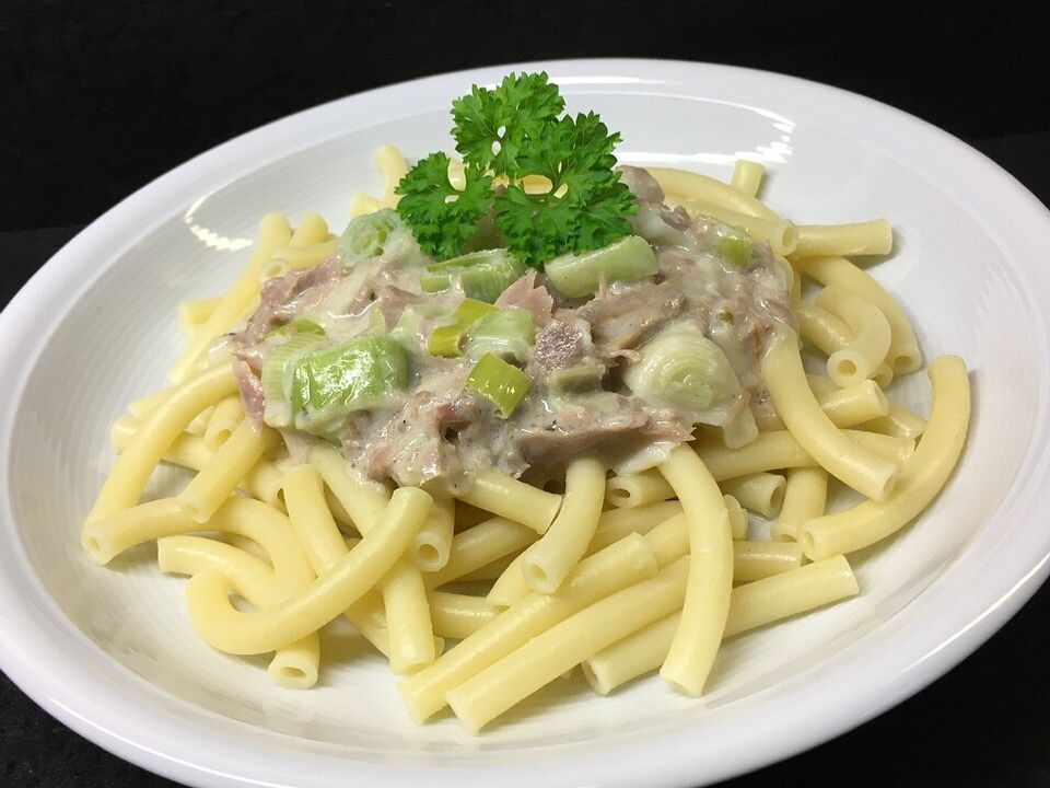 Makkaroni mit Thunfischsoße von Kaddi_| Chefkoch