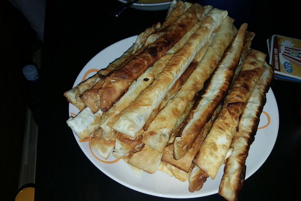 Zigarren-Käse-Börek