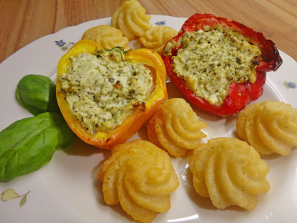 Gefüllte Zucchini oder Paprika mit Feta und Pesto von raphunzel| Chefkoch