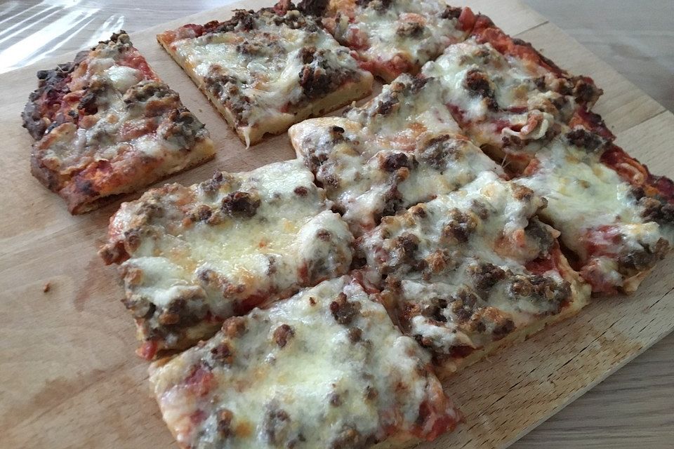 Hackfleisch Pizza mit Quark - Öl - Teig