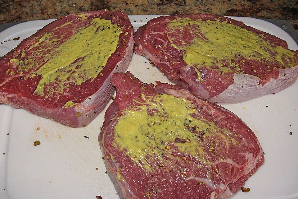 Rinderfilet mit Rotweinzwiebeln Rinderfilet mit Rotweinzwiebeln