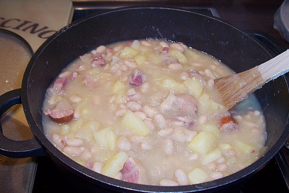 Sauerkraut mit weißen Bohnen