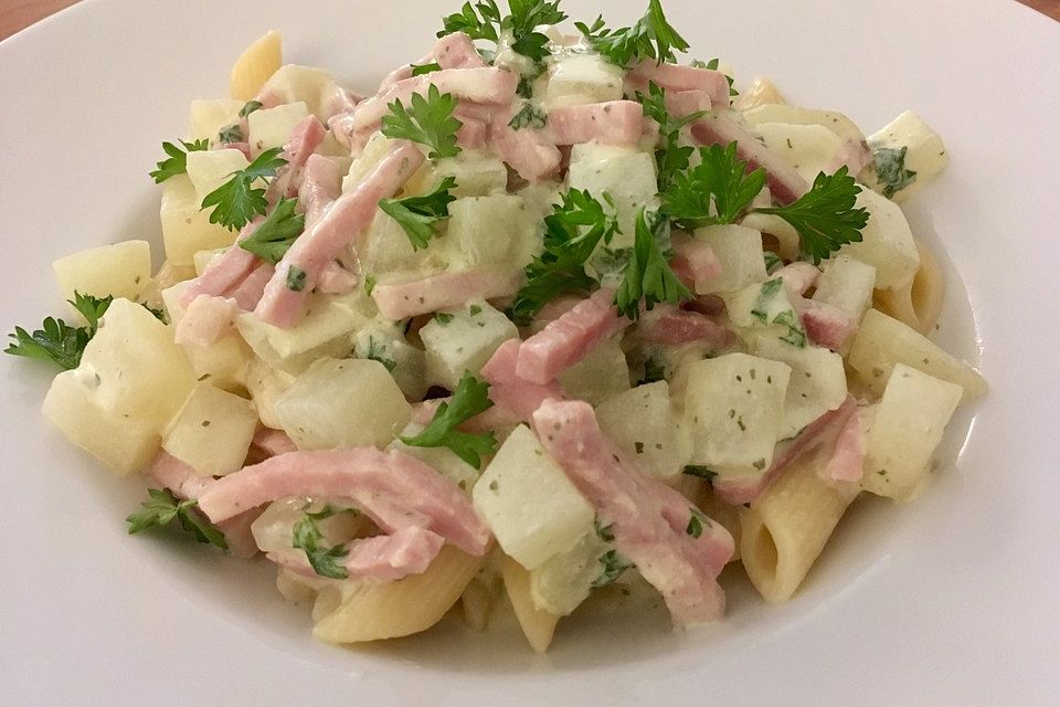 Nudeln mit Kohlrabi-Schinken-Sauce