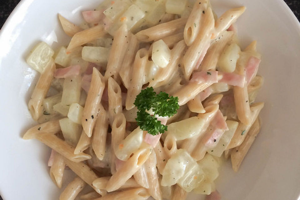 Nudeln mit Kohlrabi-Schinken-Sauce