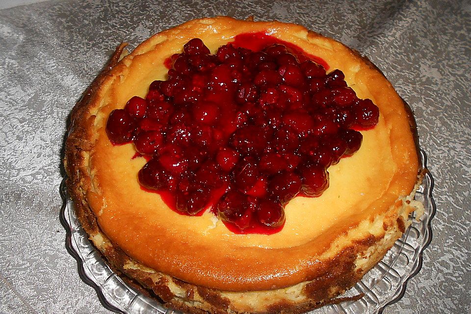 Käsekuchen mit Himbeerguss