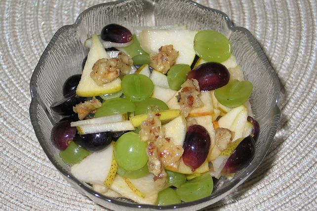 Apfel - Birnen - Trauben - Salat mit Nusskrokant von souzel| Chefkoch