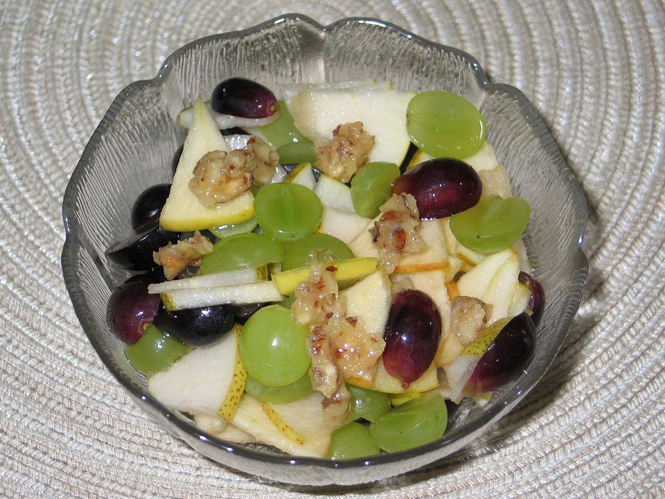 Apfel - Birnen - Trauben - Salat mit Nusskrokant von souzel| Chefkoch