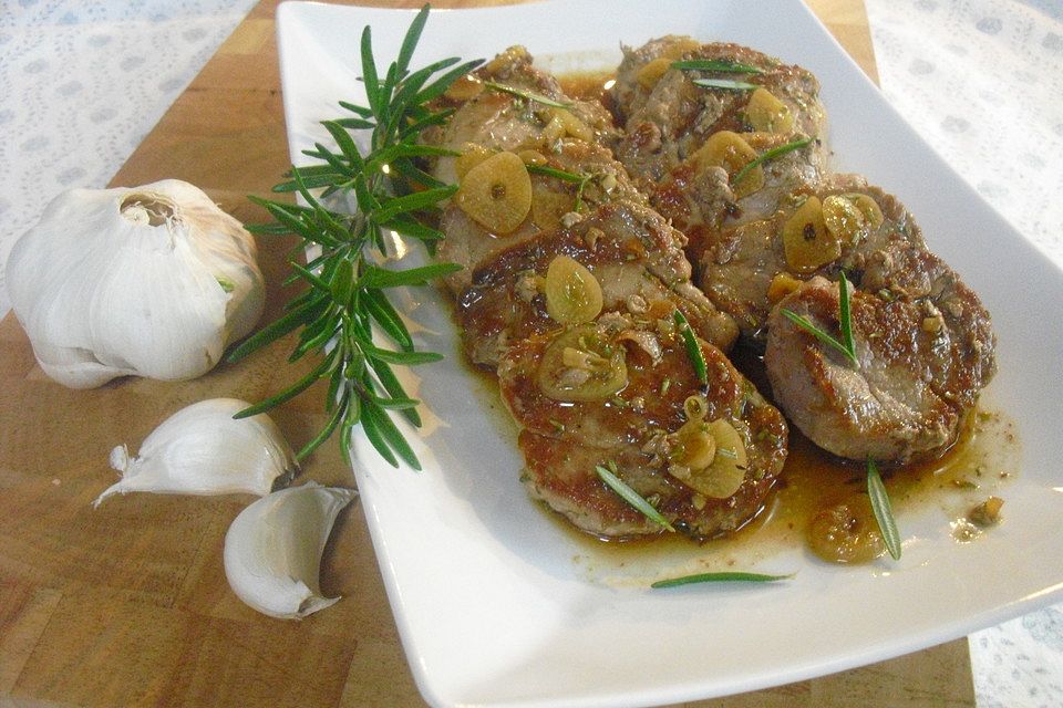 Schweinefilet als Fingerfood mit würziger Sauce