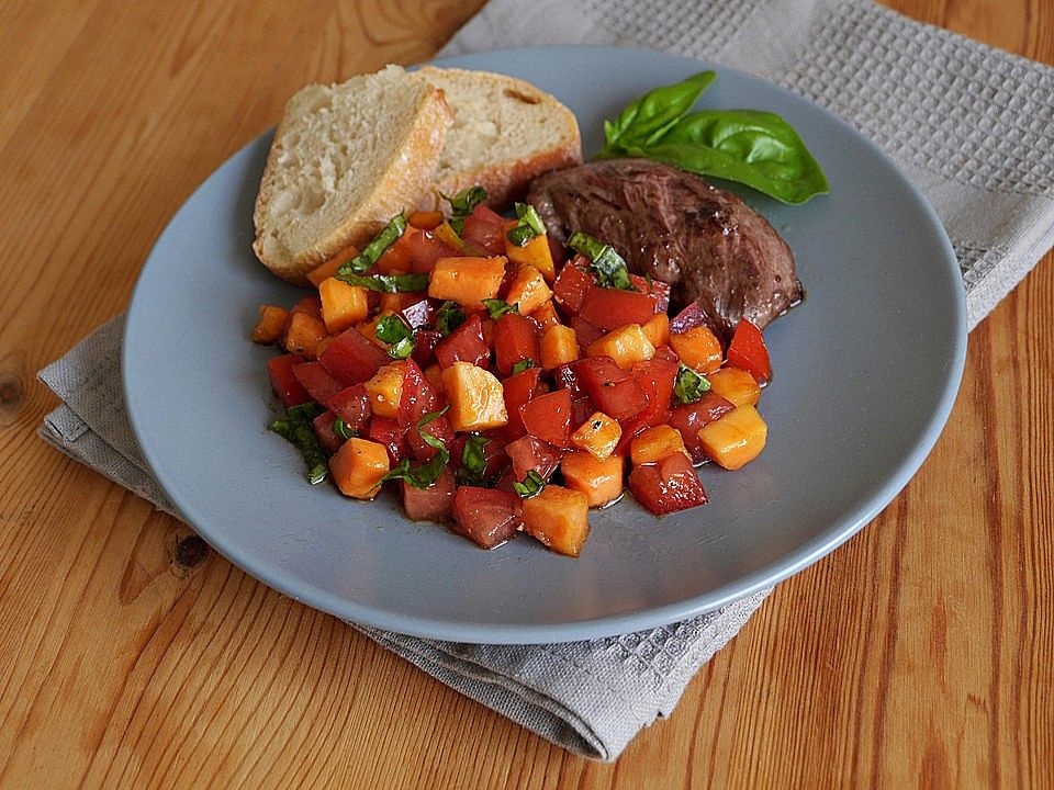 Tomaten - Papaya - Salat mit Basilikum von Kalendergirl| Chefkoch