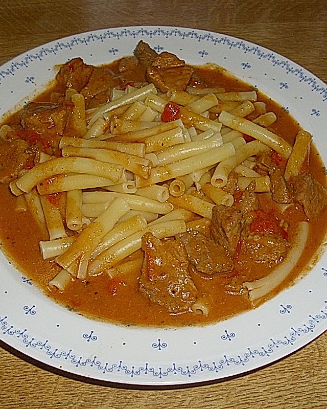 Puten - Rahmgulasch mit Paprika