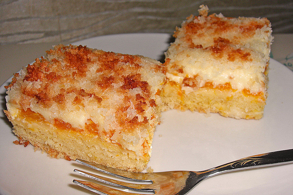 Schmandkuchen mit Mandarinen und Kokosstreusel