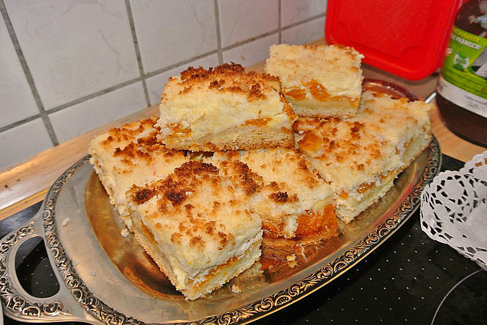 Schmandkuchen mit Mandarinen und Kokosstreusel