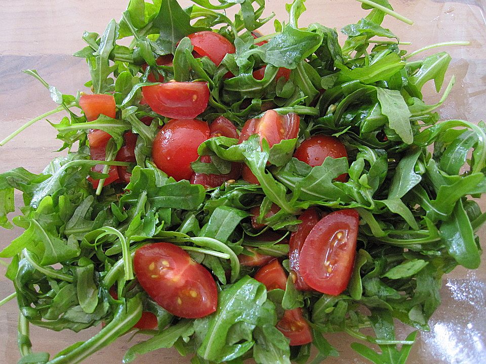 Tomaten - Rucola - Salat mit Croutons von gutguschel| Chefkoch