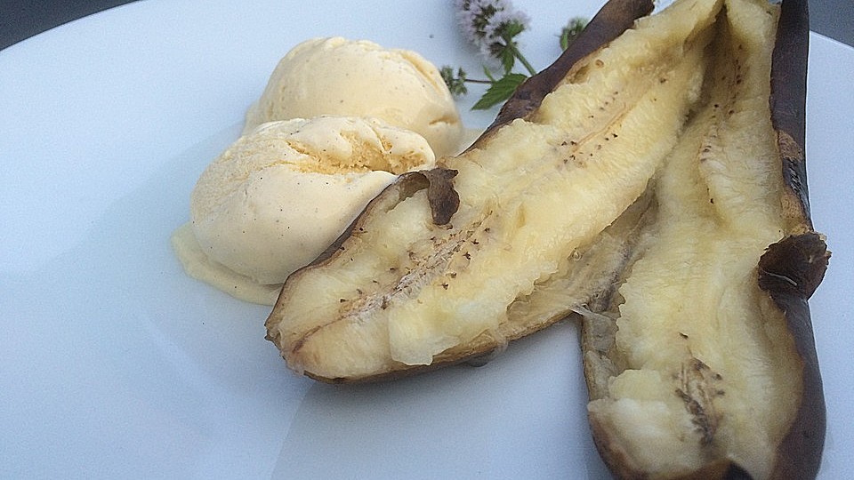 Gegrillte Bananen mit Vanilleeis von nistleri| Chefkoch Gegrillte Bananen mit Vanilleeis von nistleri| Chefkoch