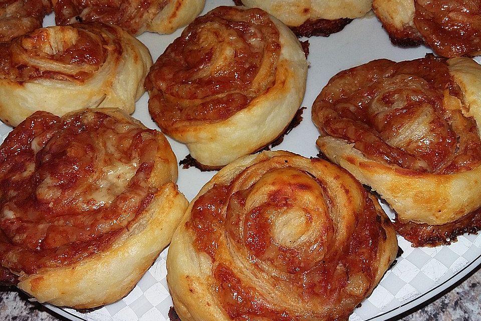 Blätterteigschnecken mit Sambal Olek