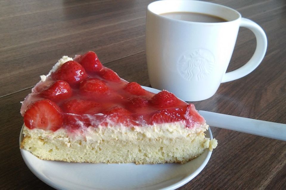 Erdbeerkuchen mit Schmand-Vanillecreme