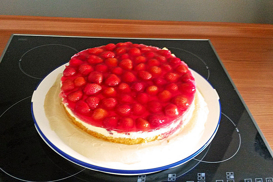 Erdbeerkuchen mit Schmand-Vanillecreme