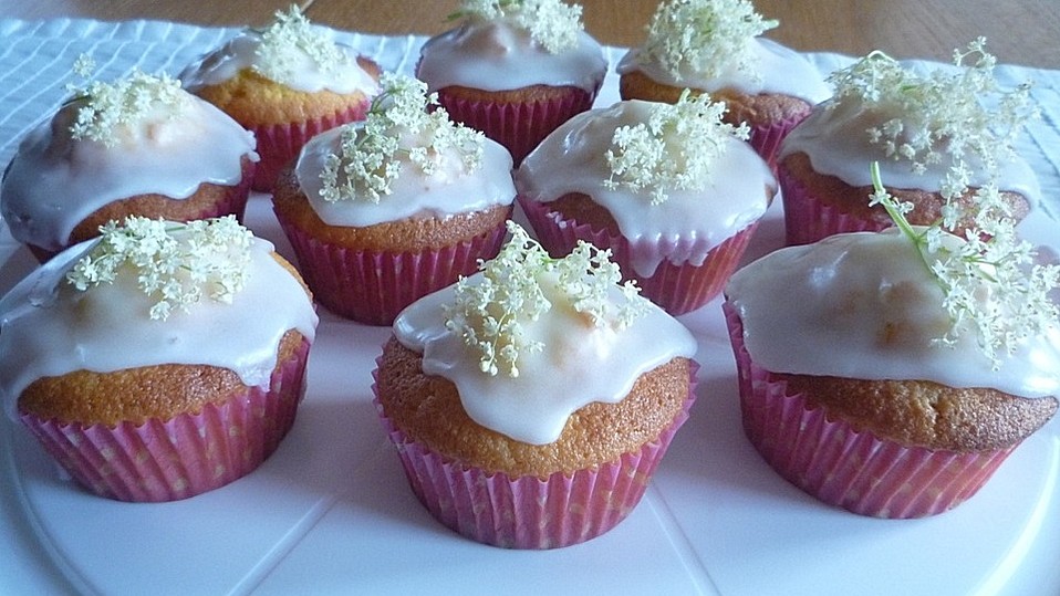 Holunderblüten - Zitronen - Küchlein von Schoko-Mami Holunderblüten - Zitronen - Küchlein von Schoko-Mami